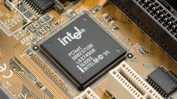 Intel to Manufacture Qualcomm Chips to Achieve Ambitious Foundry Plans