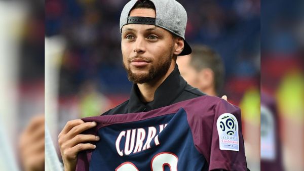 NBA Star Steph Curry Asks Twitter for Crypto Advice, Slam Dunks Deal With Crypto Platform