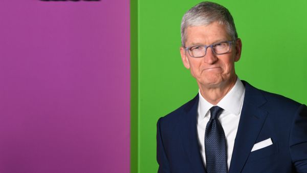 Apple's CEO Tim Cook Pockets $750 Million Payout 