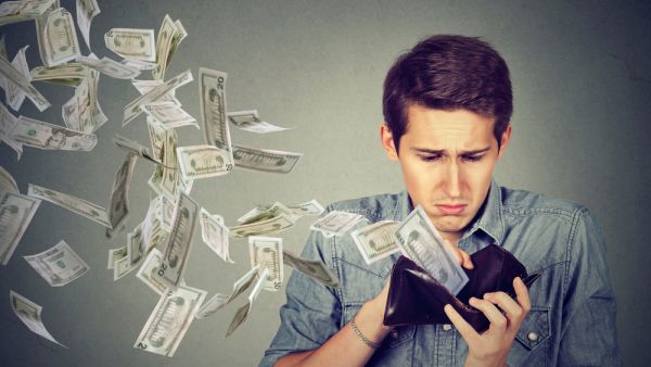 Net interest income to remain under pressure. (Shutterstock) Moody’s: UAE Banks Reported 43 Percent Surge in Bad Loan Provisions