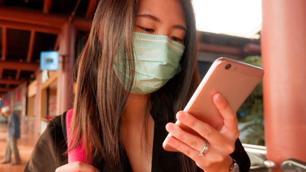 Unlike iPhone Users, Samsung Users Can Unlock Their Phones With Masks On