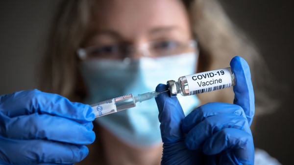 UAE: Unvaccinated Govt Employee Must Take Annual Leave for Quarantine