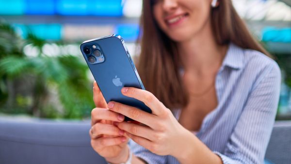 Apple Announces Free Repair Program for iPhone 12 Models With Sound Issues