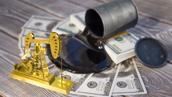 The impact of the severe winter weather in Texas will also impact demand for petroleum refined products in the US, as the affected areas represent a major portion of the total US refining capacity. (Shutterstock) Oil Extends Weekly Gains Amid Demand Recovery