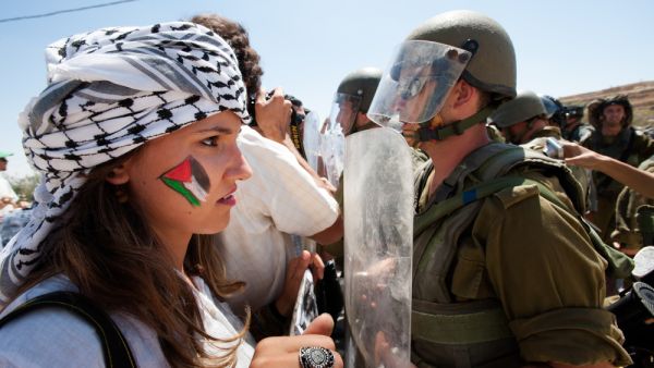 Tech This Week: Google Slammed for Results Showing ‘Keffiyeh’ as Terrorist Headwear, Amazon Employees Voice Support for Palestine