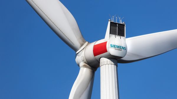 Siemens Energy’s Blue Portfolio offers future-proof and environmentally friendly solutions for high-voltage power transmission. Siemens Energy and Mitsubishi Electric Sign MoU to Move Faster to Develop Gas Solutions With Zero Global-Warming Potential In the High-Voltage Power Transmission Industry