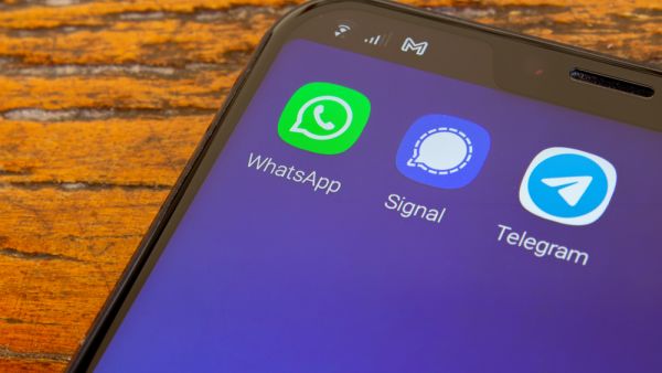 Privacy Concerns: Comparison between Messaging Titans