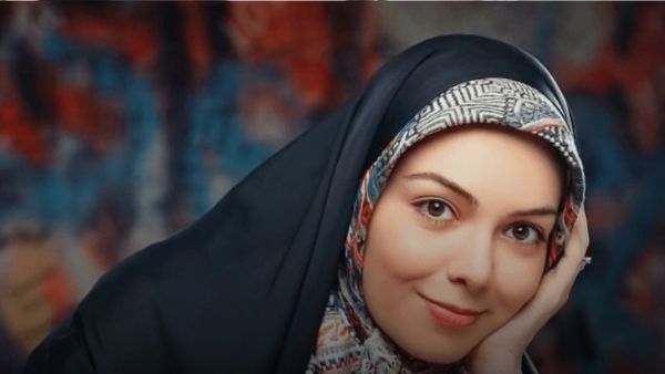 المذيعة السابقة في التلفزيون الحكومي آزاده نامداري