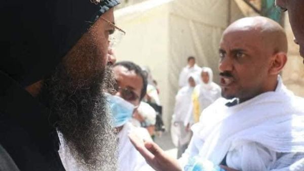 الأثيوبيون يجددون اعتداءاتهم على الاقباط في القدس بمباركة اسرائيلية