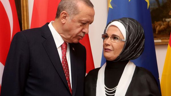 اردوغان يطلب الدعاء بعد اصابته ووزوجته بكورونا 