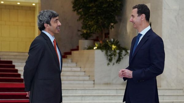 الرئيس السوري بشار الأسد مستقبلا وزير الخارجية الإماراتي عبدالله بن زايد آل نهيان في دمشق