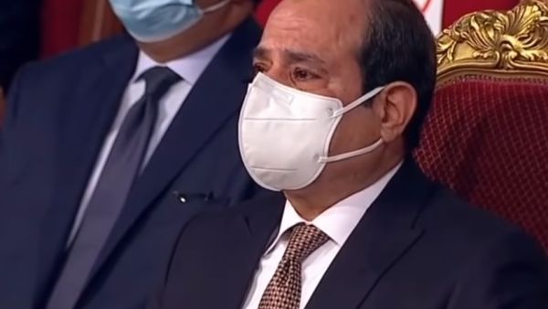 السيسي يبكي بحرقة
