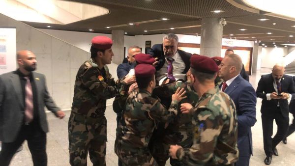 اعتداء بالضرب على رئيس مجلس النواب خلال الجلسة الافتتاحية