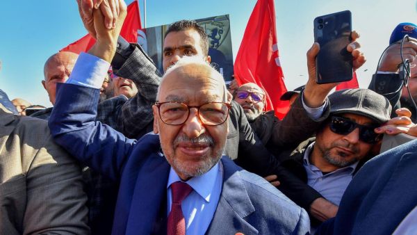 السلطات التونسية تمنع الاجتماعات بمقرات حزب النهضة