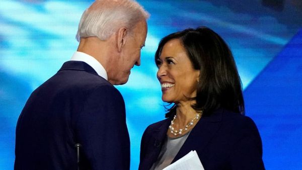 بايدن ينقل الصلاحيات الرئاسية لنائبته قبيل خضوعه لفحوص طبية