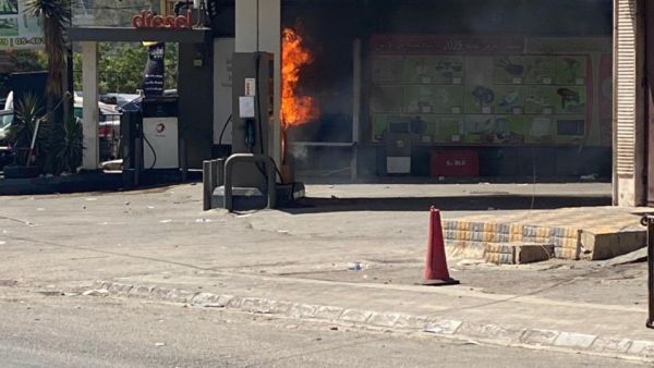 محطات الوقود في لبنان ساحات معارك مسلحة