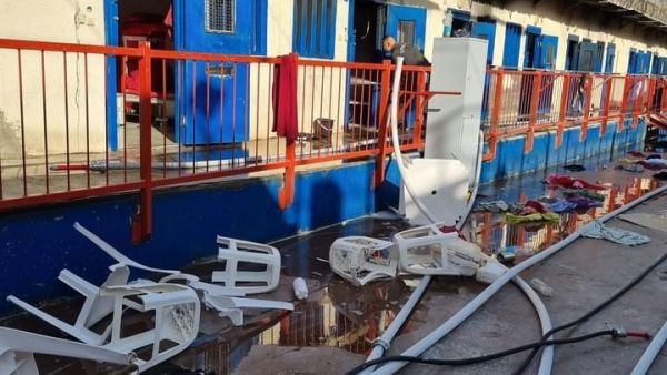 أسرى فلسطينيون يضرمون النار في سجنين اسرائيليين ردا على حملة التنكيل ضدهم