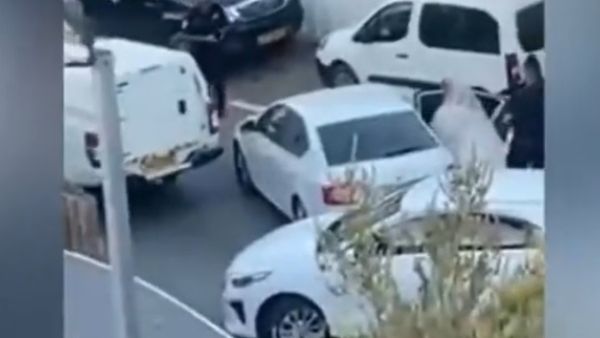 بالفيديو.. لحظة اعتقال القوات الاسرائيلية عروسا فلسطينية خلال حفل زفافها 
