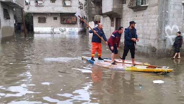 غزة تفيض بأمطار تجاوزت كمياتها في يومين ما يسقط خلال فصل كامل