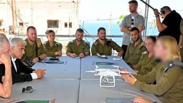 غانتس يهدد بحرق قادة لبنان