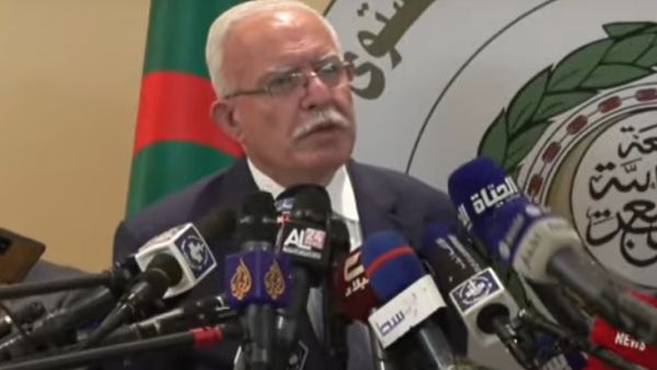 اسرائيل تحتجز وزير الخارجية الفلسطيني وتسحب منه بطاقة الشخصيات المهمة