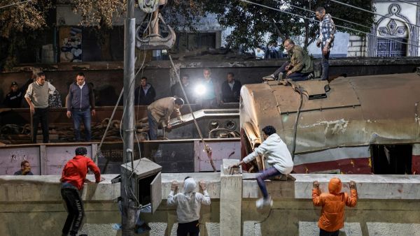 ارتفاع عدد ضحايا حادث اصطدام القطار في مصر الى اربعة قتلى