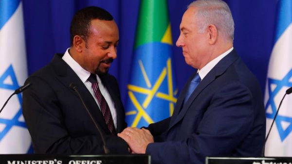 رئيس الوزراء الاسرائيلي السابق بنيامين نتنياهو ونظيره الاثيوبي ابي احمد