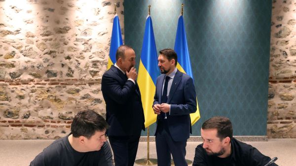 محادثات اسطنبول..كييف ترى تقدما يتيح عقد لقاء بين بوتين وزيلينسكي