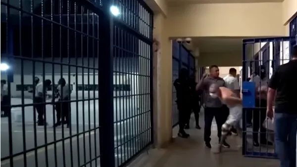 العثور على 6 سجناء مشنوقين داخل زنزانتهم بالإكوادور