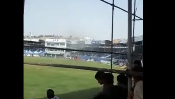 بالفيديو.. لحظة انفجار عبوة ناسفة خلال مباراة رياضية في كابول