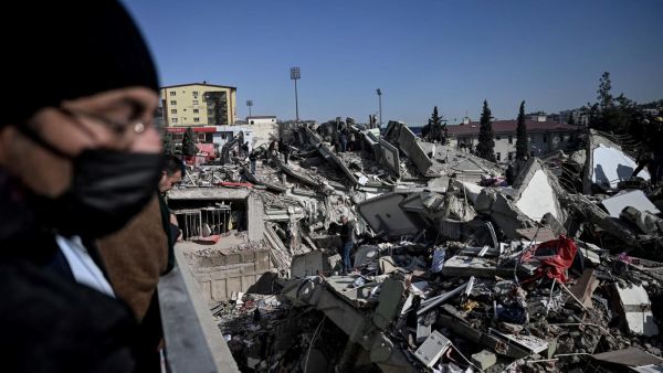 فرص العثور على ناجين من زلزال تركيا وسوريا تتبدد واعداد القتلى تقترب من 18 الفا