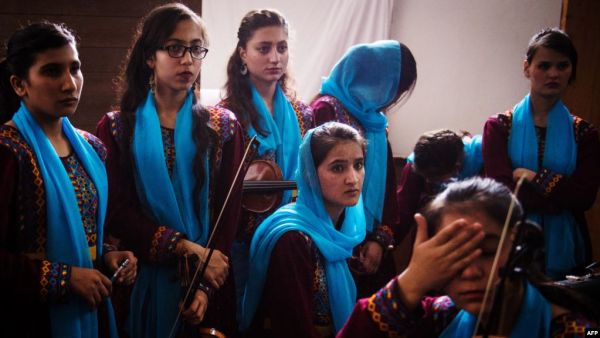 قالت الشرطة أن أربعة من أعضاء الفرقة فقدن في 14 تموز/يوليو