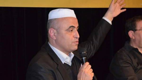 الناشط الحقوقي الجزائري كمال الدين فخار توفي