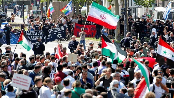 تظاهرة دعما للفلسطينيين واخرى تأييدا لاسرائيل في برلين