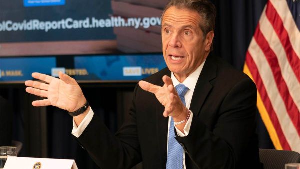 حاكم نيويورك أندرو كومو