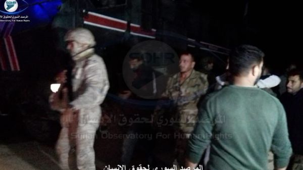 تركيا تسلم 18 جنديا سوريا الى بلدهم