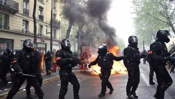 تظاهرات في أرجاء فرنسا بيوم العمال والشرطة تعتقل العشرات