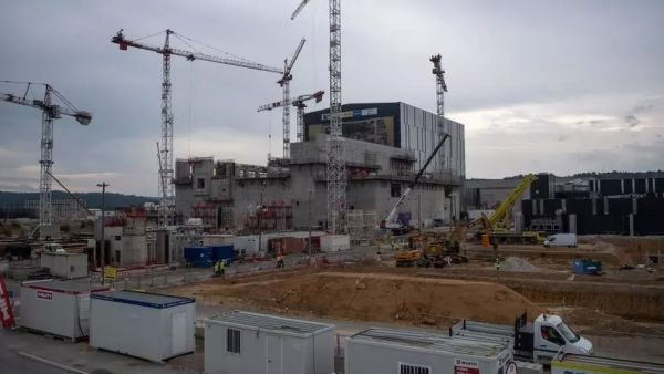  بدء تجميع مفاعل إيتر الهيدروجيني العملاق في فرنسا