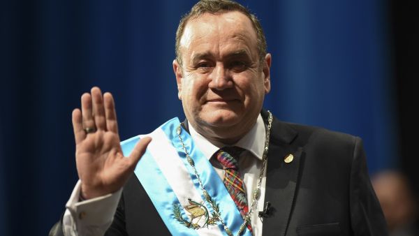 الرئيس الجديد لغواتيمالا أليخاندرو جياماتي