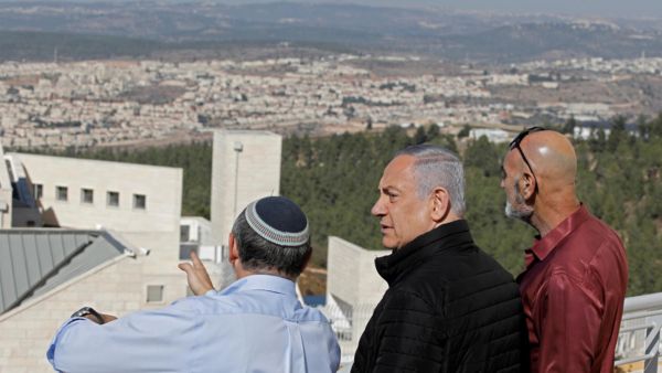 ضغوط لشرعنة البؤر الاستيطانية تسبق الانتخابات الإسرائيلية 