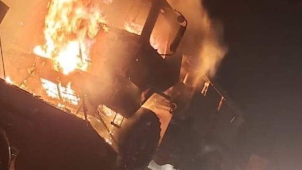 مسلحون مجهولون يحرقون مركبات للتحالف جنوبي العراق