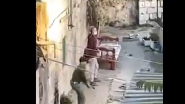 مستوطنون يطلقون النار على الفلسطينيين بحي الشيخ