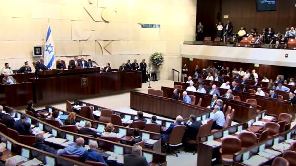 اسرائيل تقر قانونا جديدا يجرد الاسرى من الجنسية