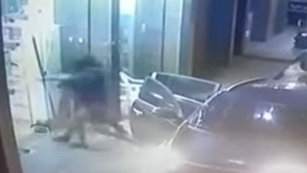 سطو مسلح على صيدلية في لبنان