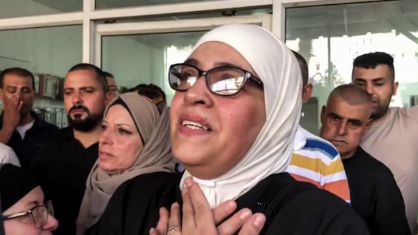 والدة الشهيد إبراهيم النابلسي تودعه بالدعاء والزغاريد