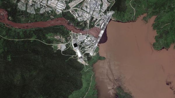 صور اقمار صناعية تظهر ما يبدو انه بدء امتلاء سد النهضة