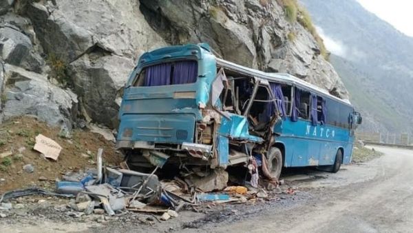 13 قتلى بينهم 9 صينيين بانفجار حافلة في باكستان