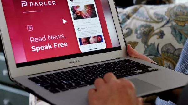أنصار ترامب يهجرون فيسبوك وتويتر الى منصات "بديلة"