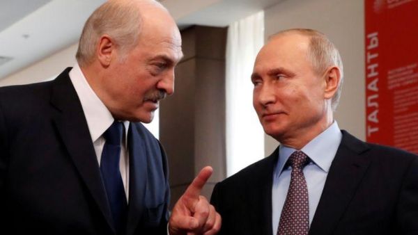 تظاهرة حاشدة للمعارضة في بيلاروس وبوتين يلتقي لوكاشنكو في موسكو