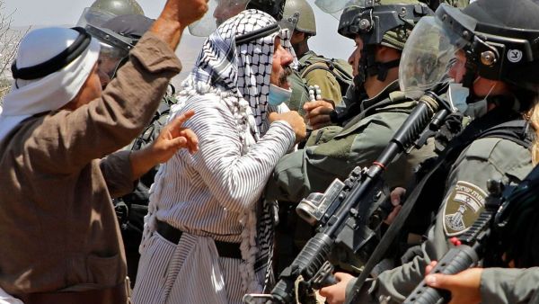 إصابة عشرات الفلسطينيين خلال قمع إسرائيل تظاهرات منددة بالاستيطان